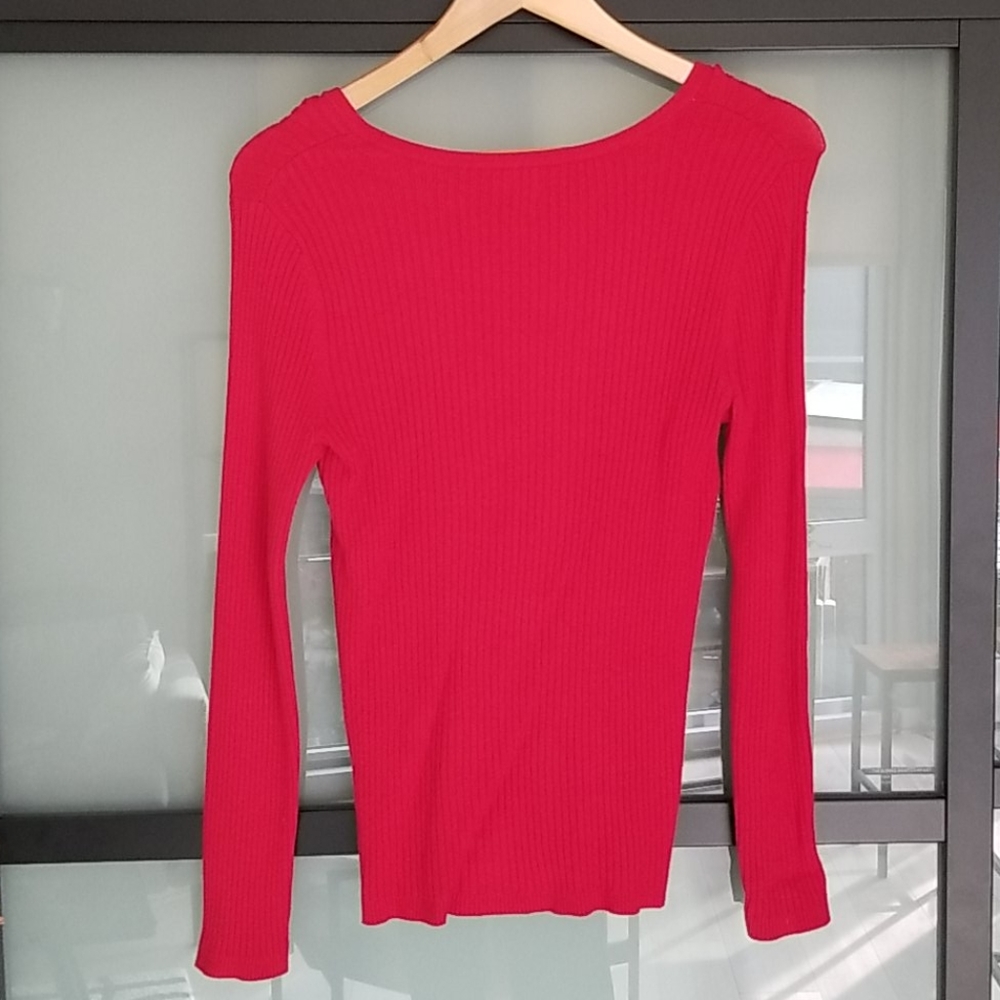 Light red sweater - Picture 3 of 3